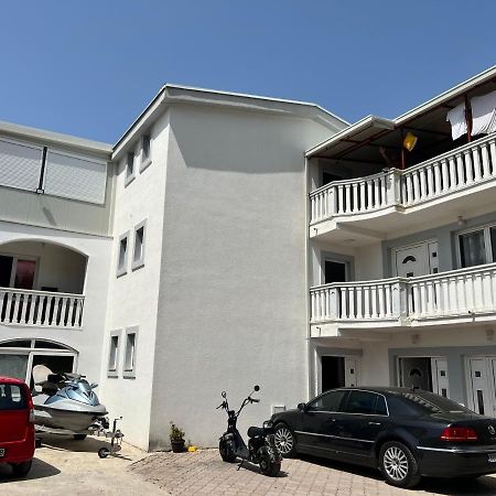 Villa Ajsa Bar Exteriör bild
