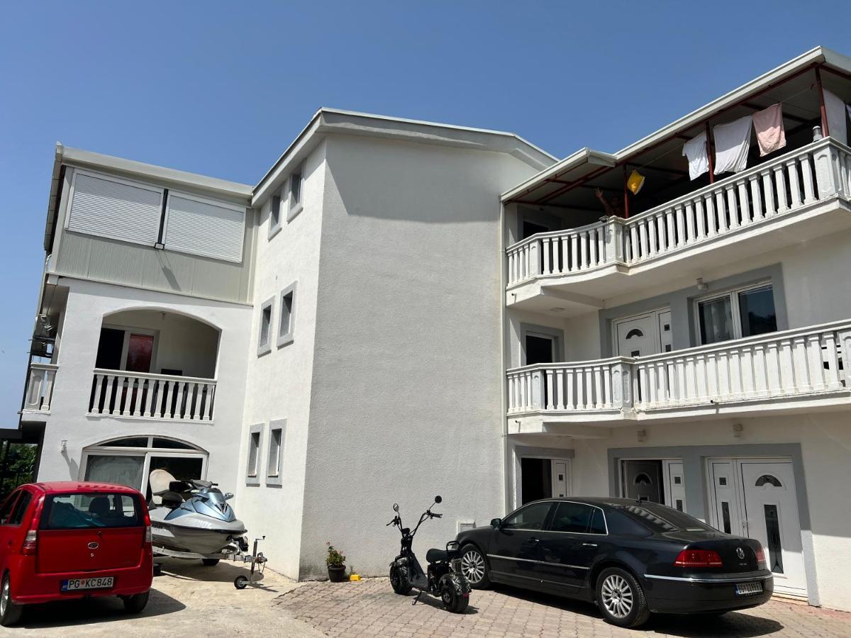 Villa Ajsa Bar Exteriör bild