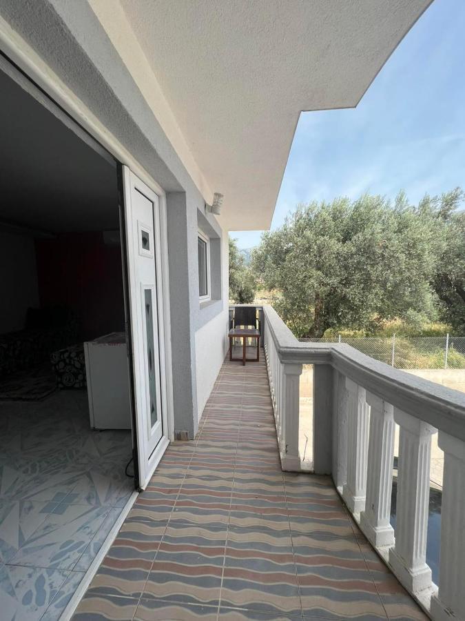 Villa Ajsa Bar Exteriör bild